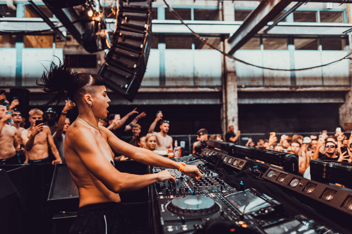 Loading... just a sec